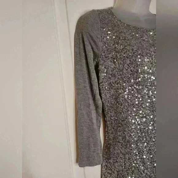 2/$30 Sparkling,Formal Grey Sequin JONES NEW YORK Burnout top (#682) - Picture 3 of 7